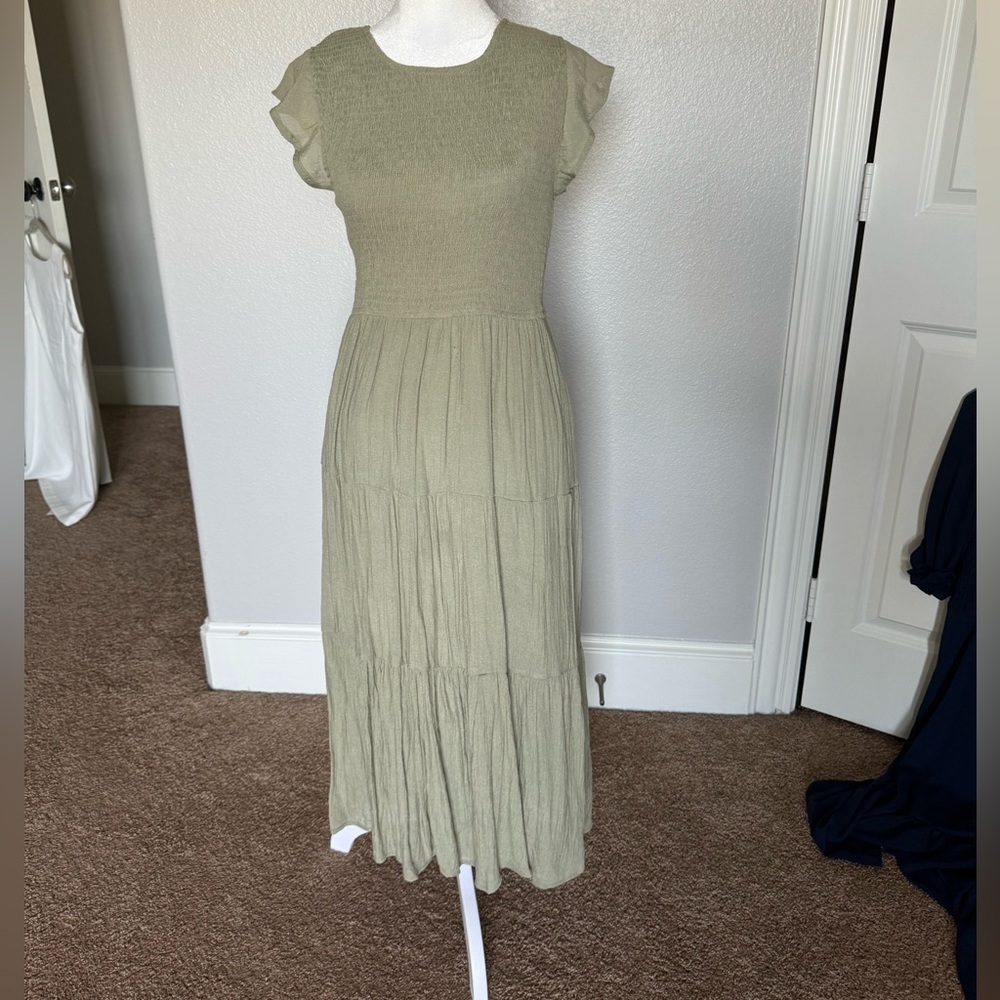 Green maxi dress
